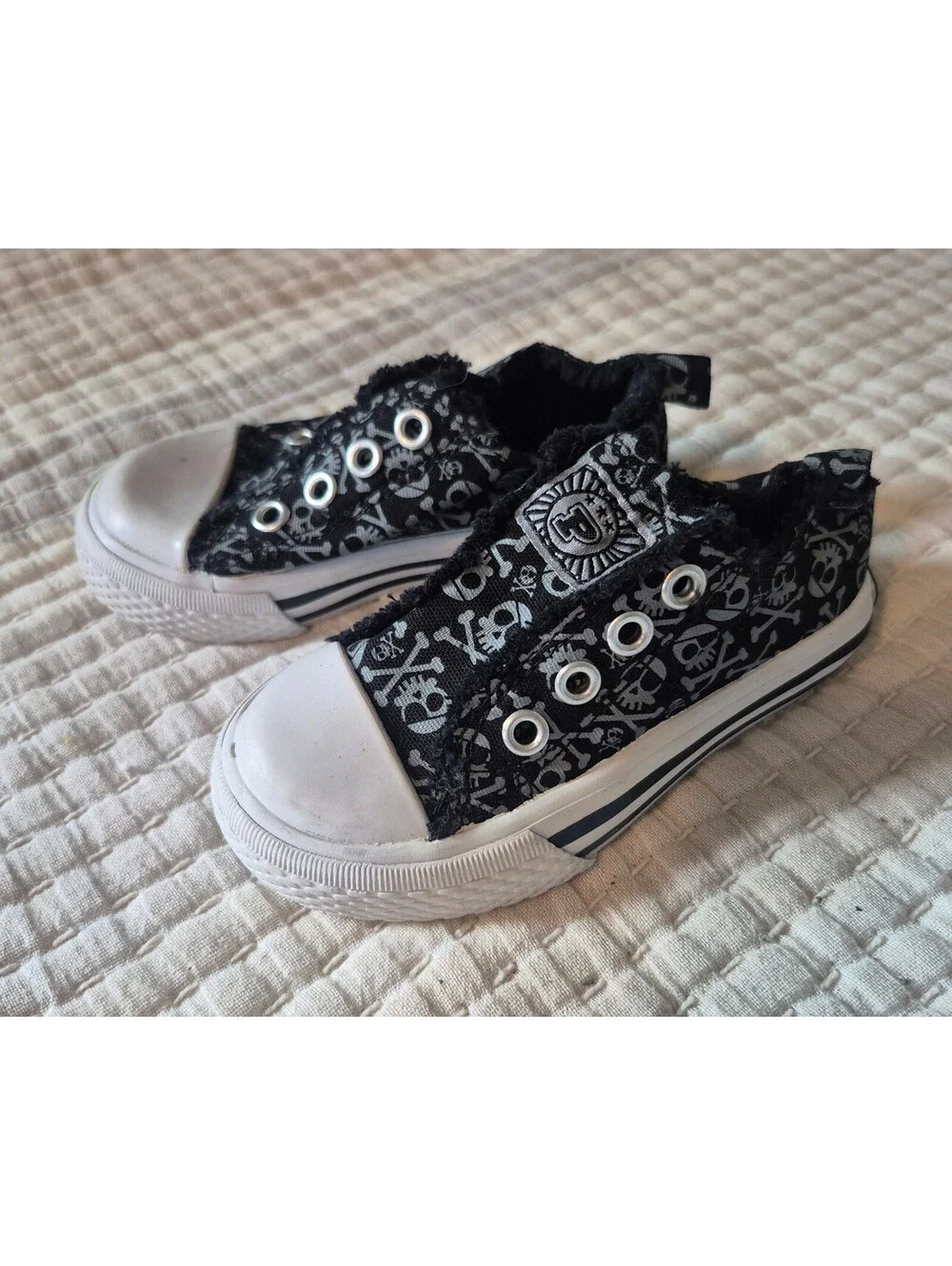 The Children's Place Black Skull Print Slip-On Sneakers Toddler Size 9